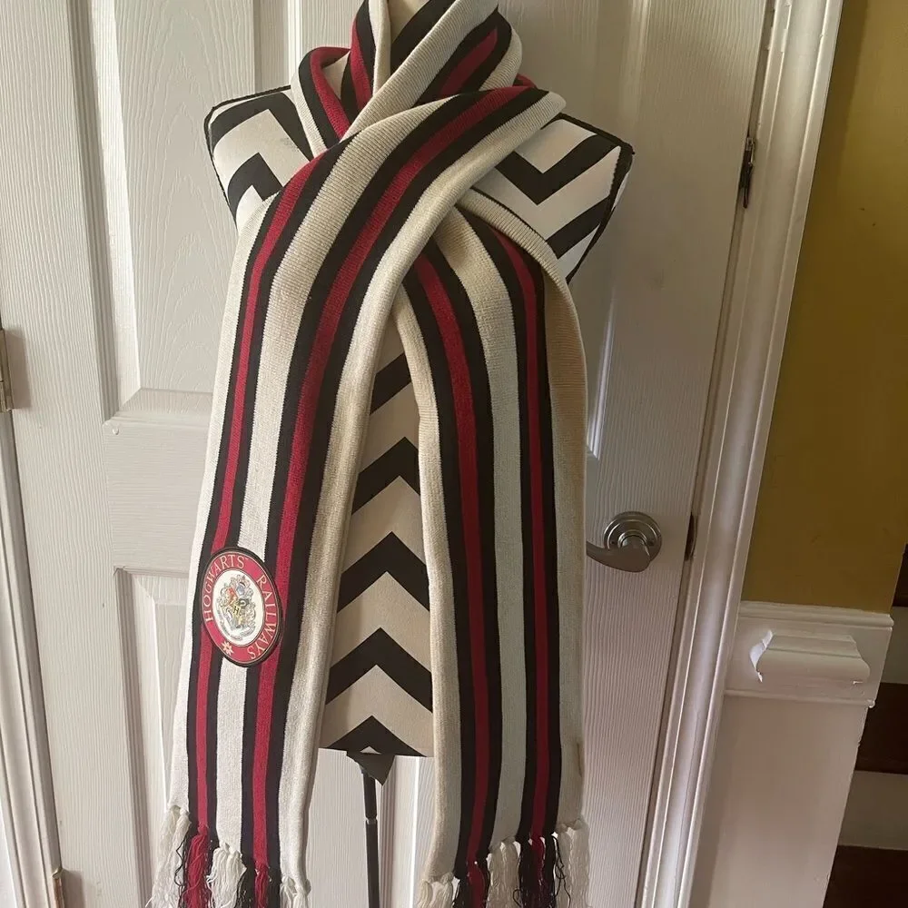 Universal Studios Harry Potter Hogwarts Railways Scarf .Beige ,Black & Red.